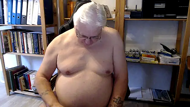 SchwanzhureXXL online show from 9, 9, 2025