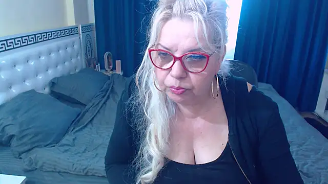 SonyaHotMilf online show from 24, 4, 2026
