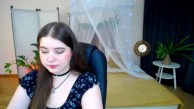 Snapshot of NicoleFoxery chatting on 6, 2, 2025 NicoleFoxery online show from 6, 2, 2025