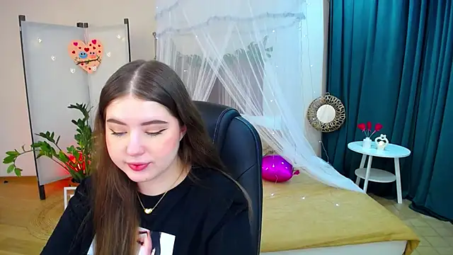 Snapshot of NicoleFoxery chatting on 17, 2, 2025 NicoleFoxery online show from 17, 2, 2025