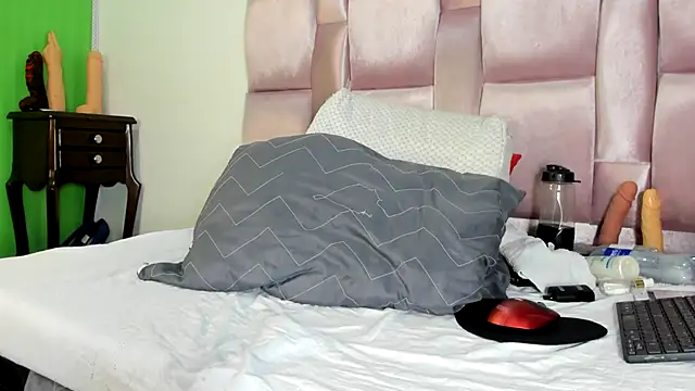 Snapshot of GiulianaRobert chatting on 23, 9, 2025 GiulianaRobert online show from 23, 9, 2025