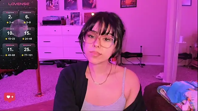 Evie-Luna online show from 9, 2, 2025