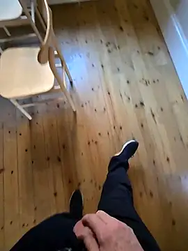 Snapshot of theSecretBallerino chatting on 21, 11, 2025 theSecretBallerino online show from 21, 11, 2025