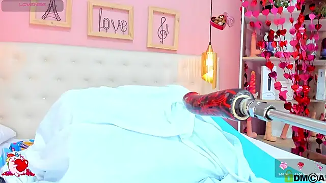 leylla  online show from 1, 3, 2025