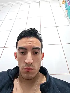 Snapshot of TommyMomentum chatting on 12, 10, 2025 TommyMomentum online show from 12, 10, 2025