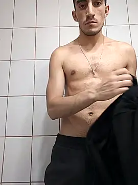 Snapshot of TommyMomentum chatting on 23, 11, 2025 TommyMomentum online show from 23, 11, 2025