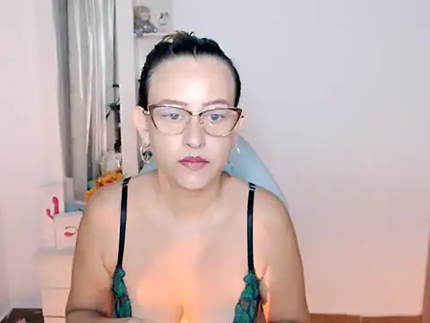 BOREAL MOON online show from 10, 4, 2026