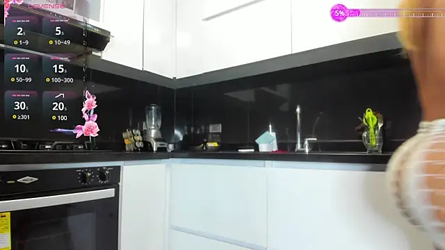 Snapshot of angelinafit chatting on 10, 12, 2024 angelinafit online show from 10, 12, 2024