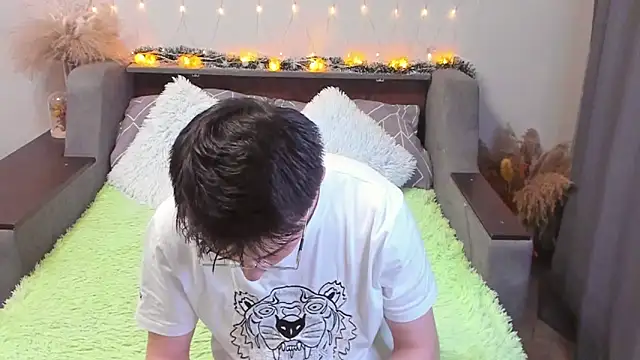 Yumi steve online show from 12, 1, 2025