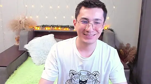 Yumi steve online show from 23, 2, 2025