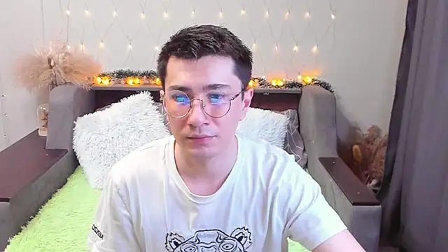 Yumi steve online show from 2, 3, 2025