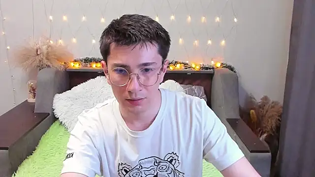 Yumi steve online show from 15, 3, 2025