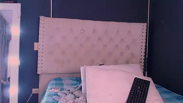 valen thompson online show from 31, 12, 2024