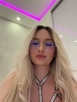 Snapshot of mollyxxx chatting on 1, 5, 2026 mollyxxx online show from 1, 5, 2026