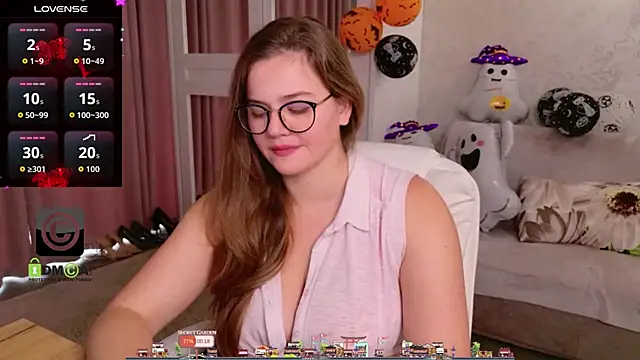 KellyKleine online show from 3, 11, 2025