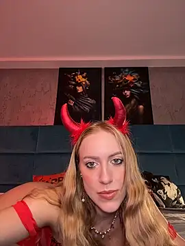 RockQueen A online show from 27, 10, 2025