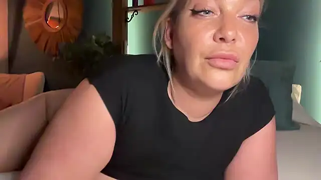 cyberchickie maria online show from 4, 6, 2026