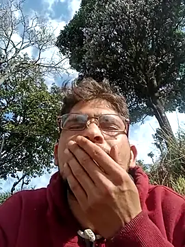 Snapshot of SunnyleoneBG chatting on 4, 3, 2025 SunnyleoneBG online show from 4, 3, 2025