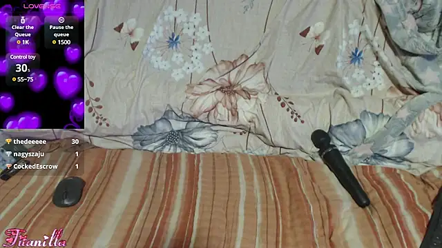 Titanilla39 online show from 25, 1, 2025