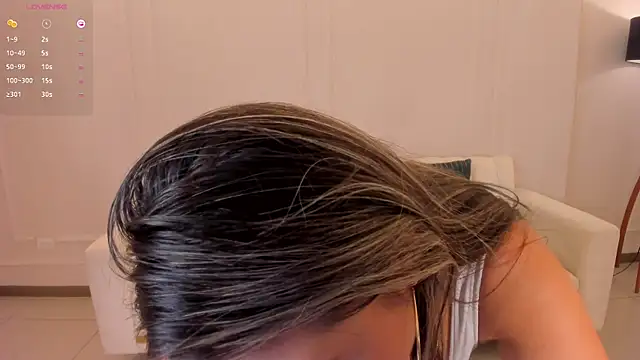 Snapshot of MiaRoberts1 chatting on 6, 3, 2025 MiaRoberts1 online show from 6, 3, 2025