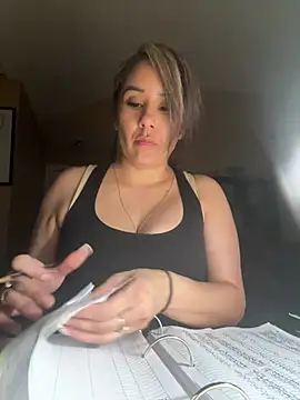 Aw ThROAt9 online show from 23, 4, 2026