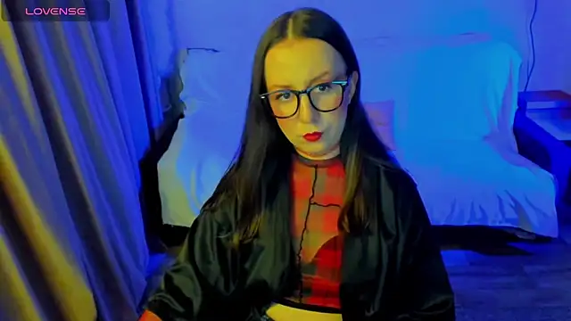 Snapshot of CurlySteph chatting on 10, 7, 2026 CurlySteph online show from 10, 7, 2026