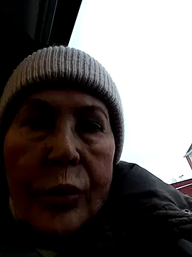 Hottie-Mom online show from 12, 2, 2026