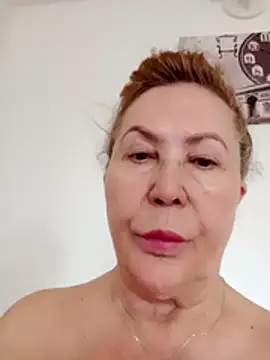 Hottie-Mom online show from 15, 4, 2026