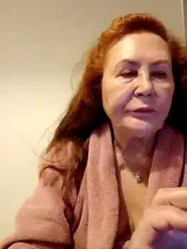 Hottie-Mom online show from 20, 4, 2026