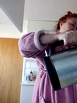 Hottie-Mom online show from 26, 4, 2026