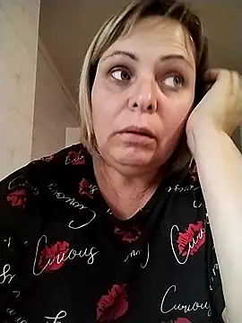 EvaCristal online show from 10, 9, 2025