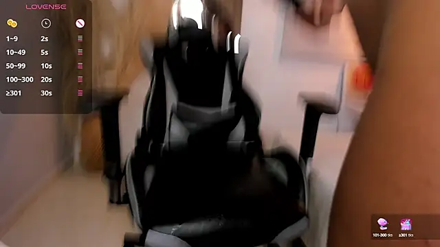 Snapshot of ashley_23_ chatting on 25, 12, 2024 ashley 23 online show from 25, 12, 2024