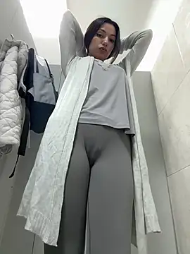  MiaQueen  online show from 3, 3, 2025