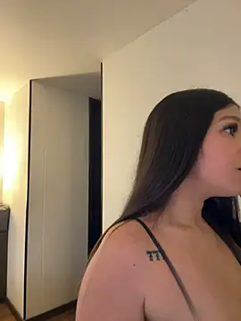 Alyshanon18 online show from 27, 4, 2026