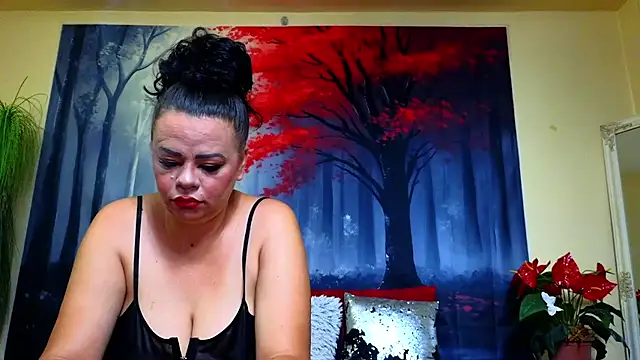 Snapshot of ElizabethEven chatting on 12, 9, 2025 ElizabethEven online show from 12, 9, 2025