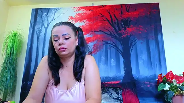 Snapshot of ElizabethEven chatting on 5, 10, 2025 ElizabethEven online show from 5, 10, 2025