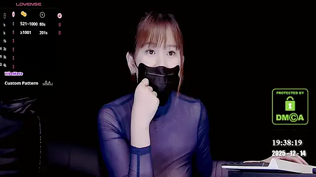 Snapshot of melia_Z chatting on 14, 12, 2025 melia Z online show from 14, 12, 2025