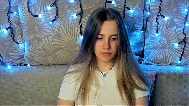 MaggieCake online show from 5, 5, 2026