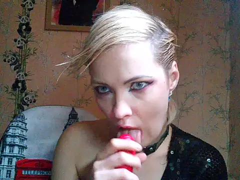 WildMissNiks online show from 3, 10, 2025