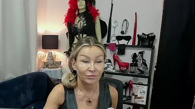 crystaLUX online show from 3, 8, 2026