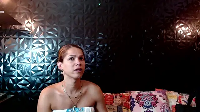 PINK  LOLA1 online show from 4, 3, 2026