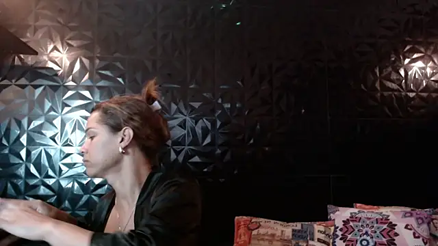 PINK  LOLA1 online show from 29, 4, 2026