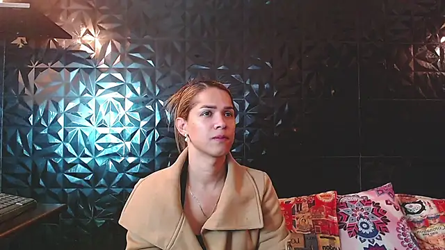PINK  LOLA1 online show from 20, 6, 2026