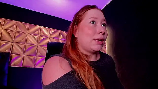 Snapshot of hannamartinn chatting on 23, 9, 2025 hannamartinn online show from 23, 9, 2025