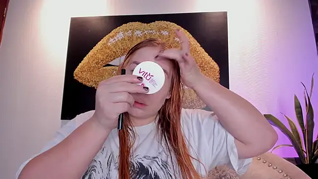 Snapshot of hannamartinn chatting on 27, 10, 2025 hannamartinn online show from 27, 10, 2025