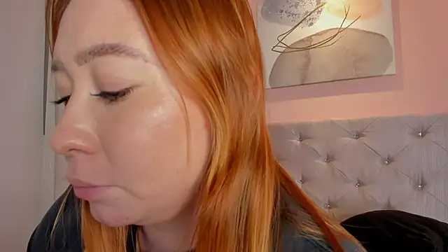 Snapshot of hannamartinn chatting on 14, 11, 2025 hannamartinn online show from 14, 11, 2025