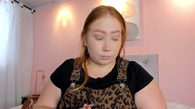 Snapshot of hannamartinn chatting on 2, 7, 2026 hannamartinn online show from 2, 7, 2026
