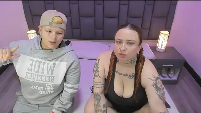 MiaYMolly online show from 6, 3, 2025