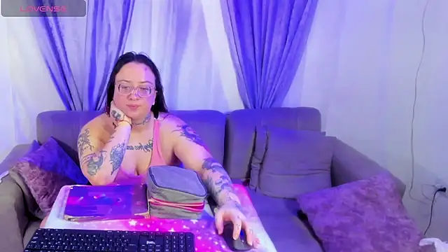 MiaYMolly online show from 27, 4, 2026