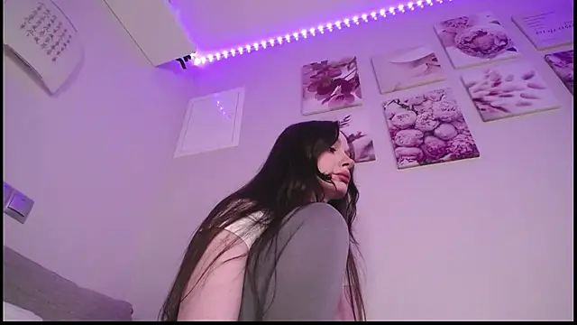 Agness sweet online show from 3, 2, 2025